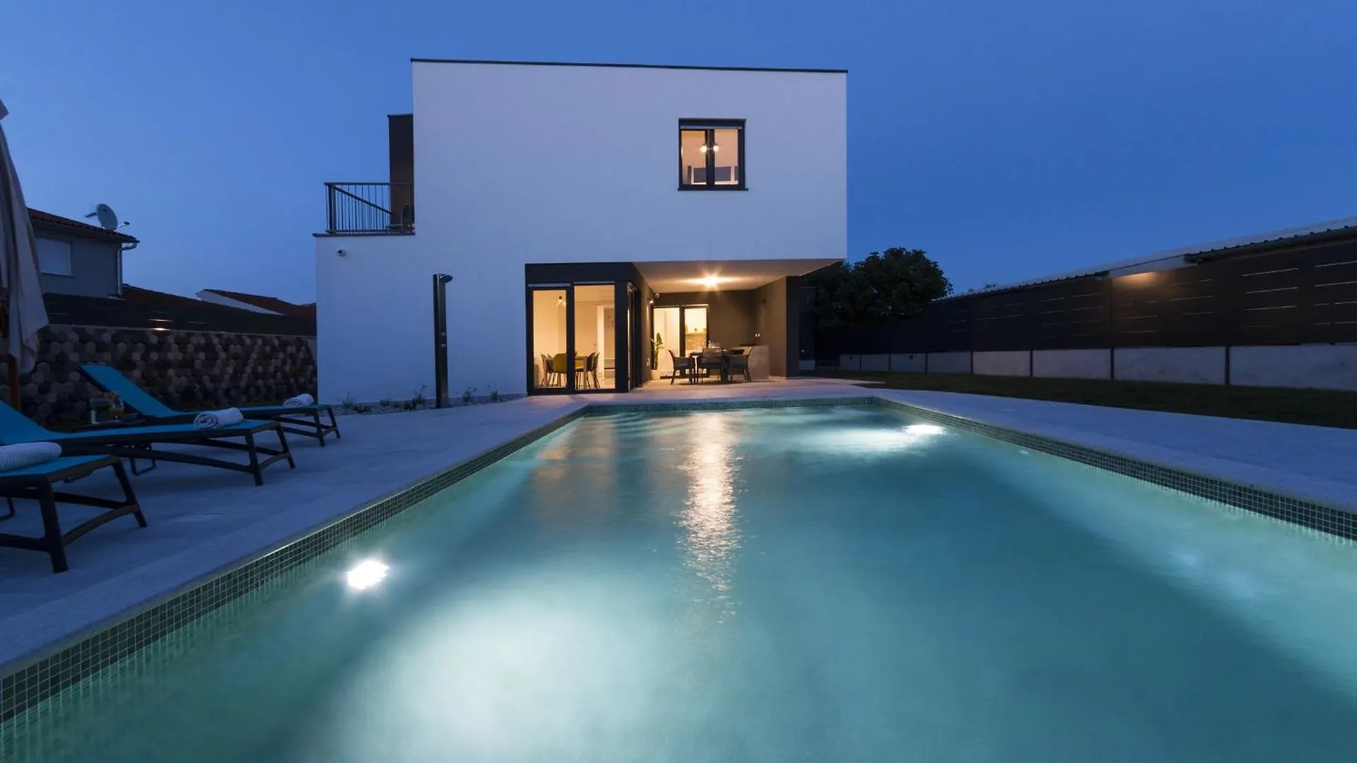 Villa Moderna Near Pula For 8 People With 32 M2 Private Pool 0*,  Croacia