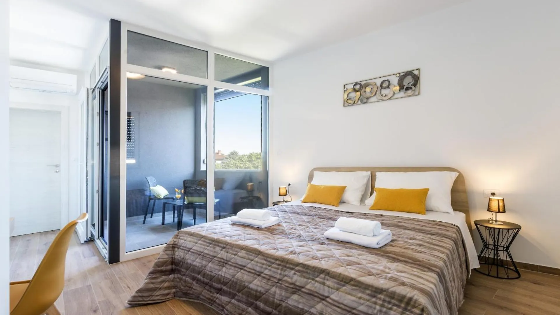 Villa Moderna Near Pula For 8 People With 32 M2 Private Pool
